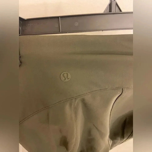 Lululemon Here to There High-Rise 7/8 Pant Olive Green Size 2 - Picture 6 of 8